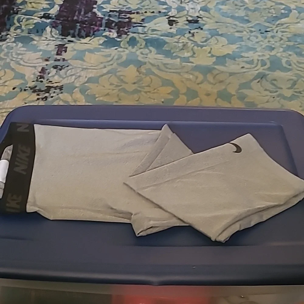 Capris - Picture 2 of 3